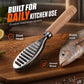 Fischschäler aus Edelstahl mit Holzgriff